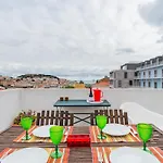 Gloria Amazing View